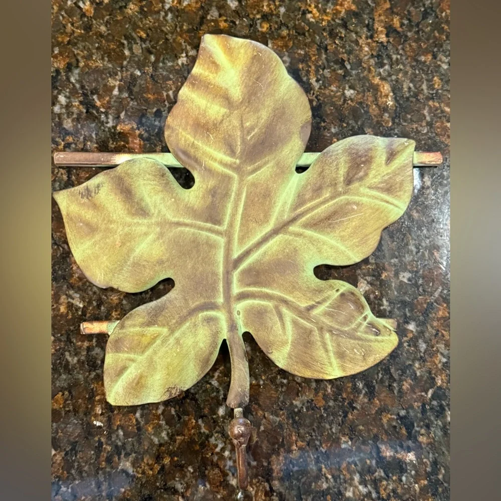 Metal Green Leaf Wall Hook